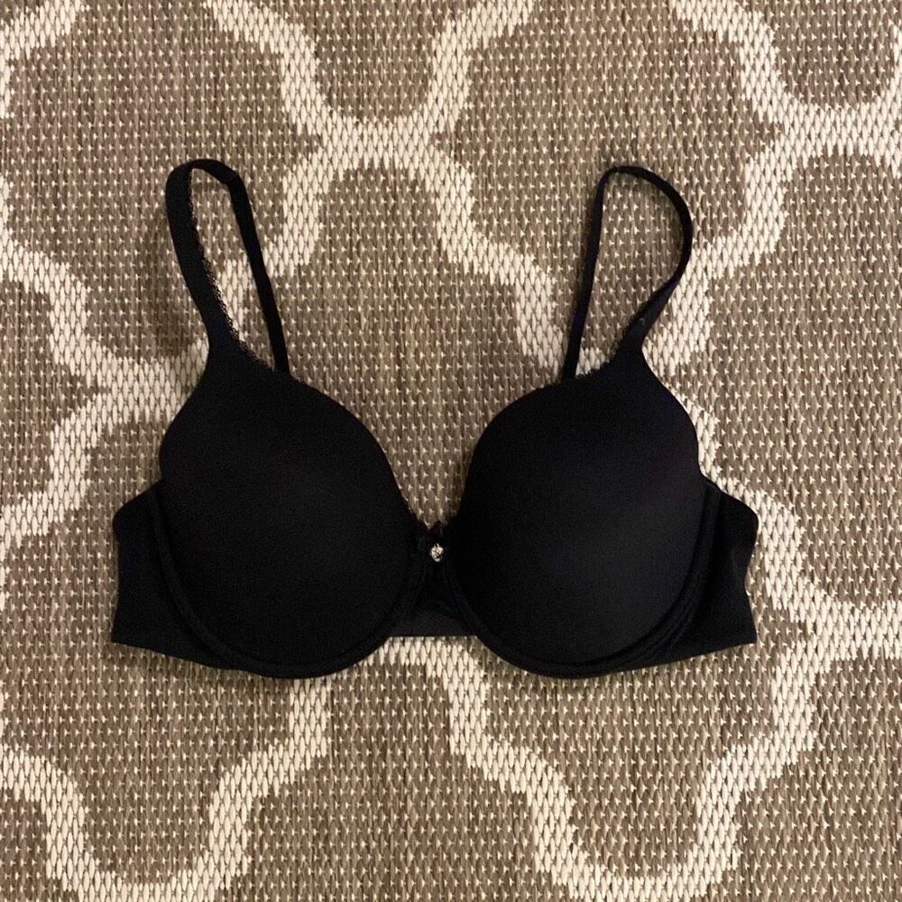 Victoria’s Secret bra lined perfect coverage size 36D